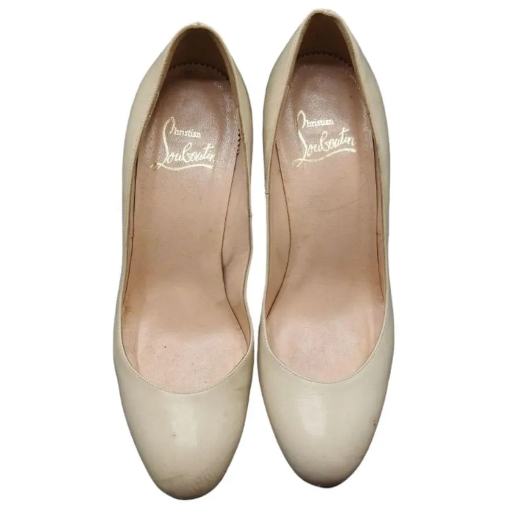 CHRISTIAN LOUBOUTIN Light Cream Off-White Round Toe‎ Pump Size 6.5